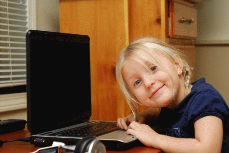 girl_on_computer