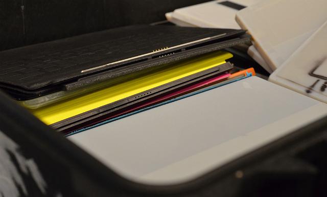 Η Microsoft κρατάει όλα τα prototypes κλειδωμένα σε αυτή τη βαλίτσα.