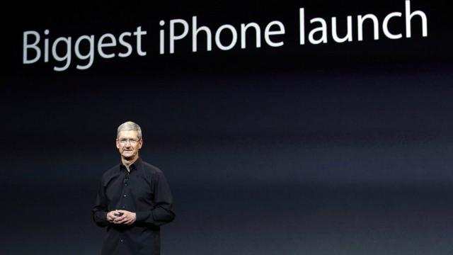 tim-cook-iphone-launch