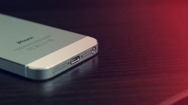 iphone-5-close-up-01