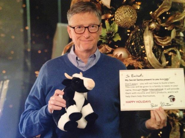 bill-gates-secret-santa-01